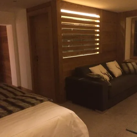 Le De L'atelier Bed and Breakfast Champéry