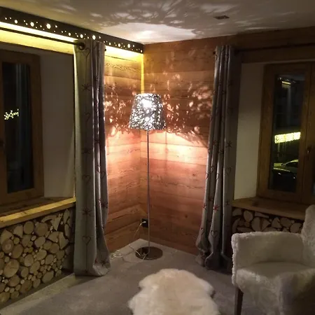 Le De L'atelier Bed & Breakfast 4*