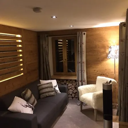 Le De L'atelier Bed & Breakfast 4*